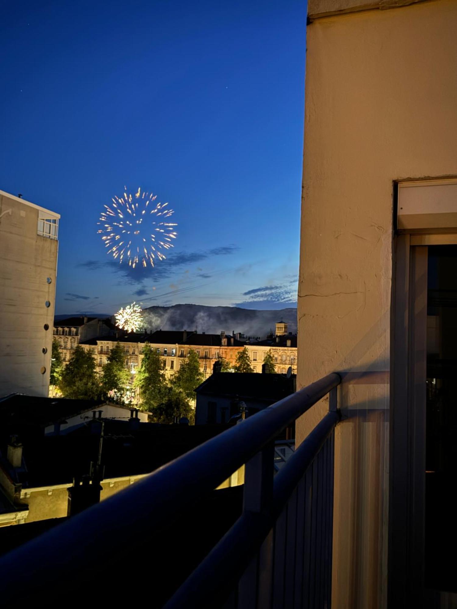 Appartement Terrasse Au Coeur De Valence 54 외부 사진